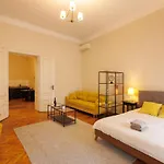 Spacious Flat In Old Town Wi-fi Apartament